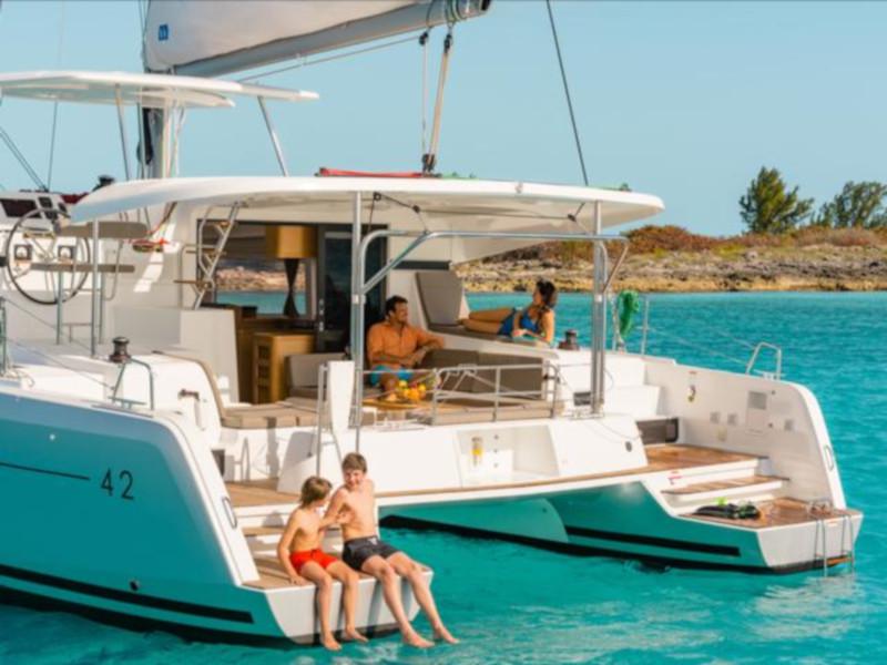 Book yachts online - catamaran - Lagoon 42 - Chamotte - rent