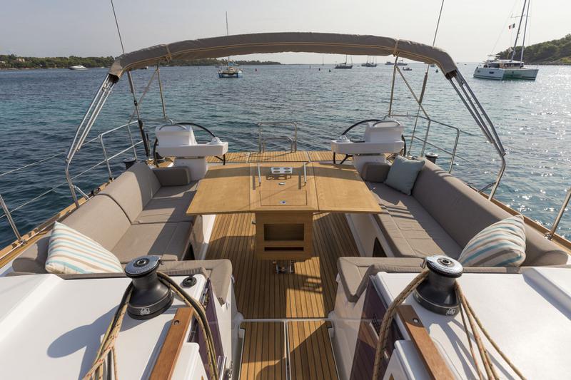 Book yachts online - sailboat - Dufour 520 Grand Large - Euribia - rent