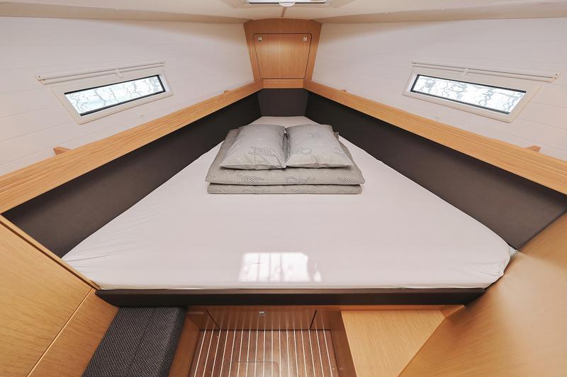 Book yachts online - sailboat - Bavaria Cruiser 41 - Hemonaty - rent