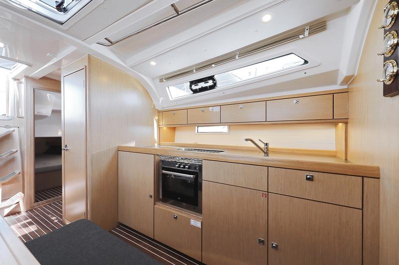 Book yachts online - sailboat - Bavaria Cruiser 41 - Hemonaty - rent