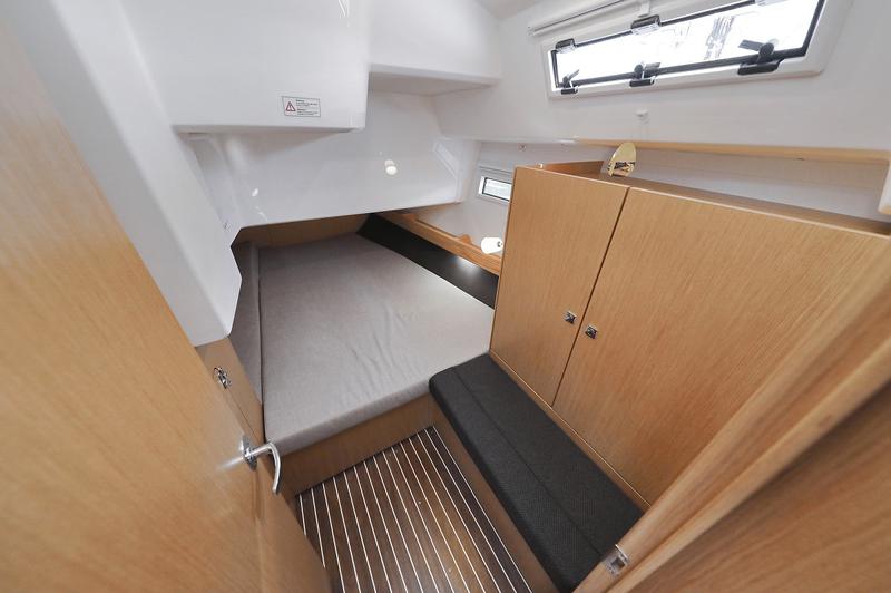 Book yachts online - sailboat - Bavaria Cruiser 41 - Hemonaty - rent