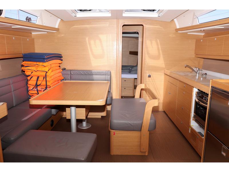 Book yachts online - sailboat - Dufour 460 Grand Large - Eva   - rent