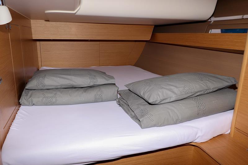 Book yachts online - sailboat - Dufour 460 Grand Large - Eva   - rent