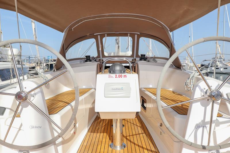 Book yachts online - sailboat - Bavaria Cruiser 34 - Lia  - rent