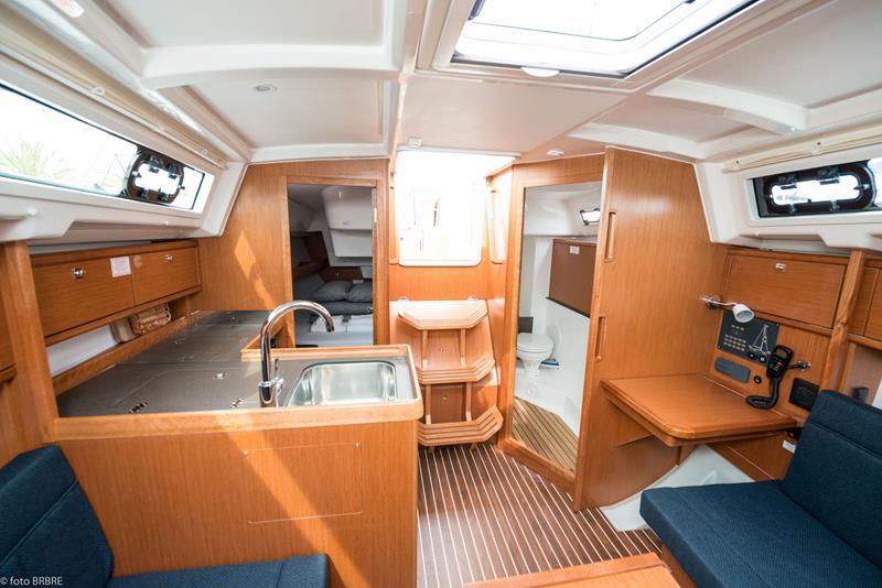Book yachts online - sailboat - Bavaria Cruiser 34 - Lia  - rent