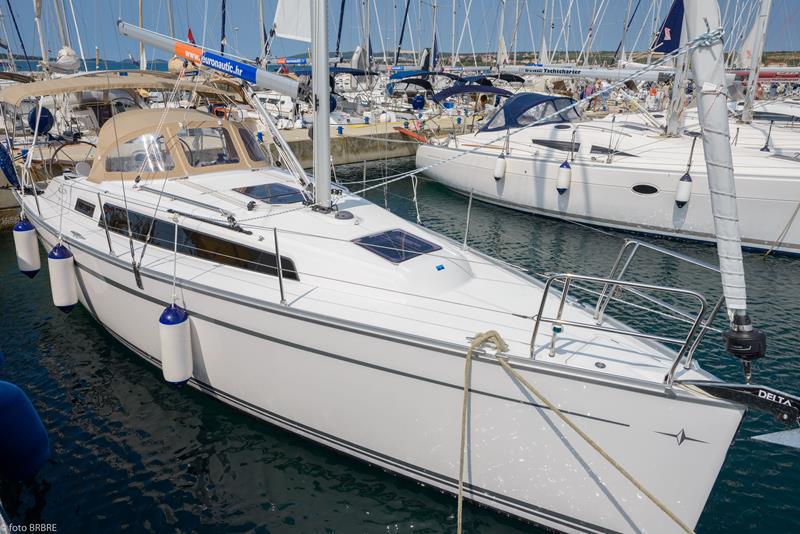 Book yachts online - sailboat - Bavaria Cruiser 34 - Lia  - rent