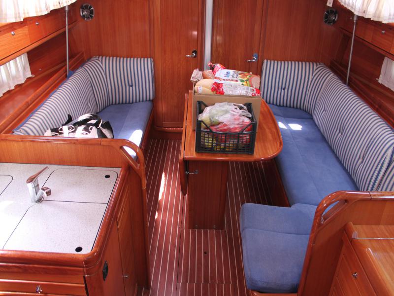 Book yachts online - sailboat - Bavaria 38 cruiser - Enigma - rent
