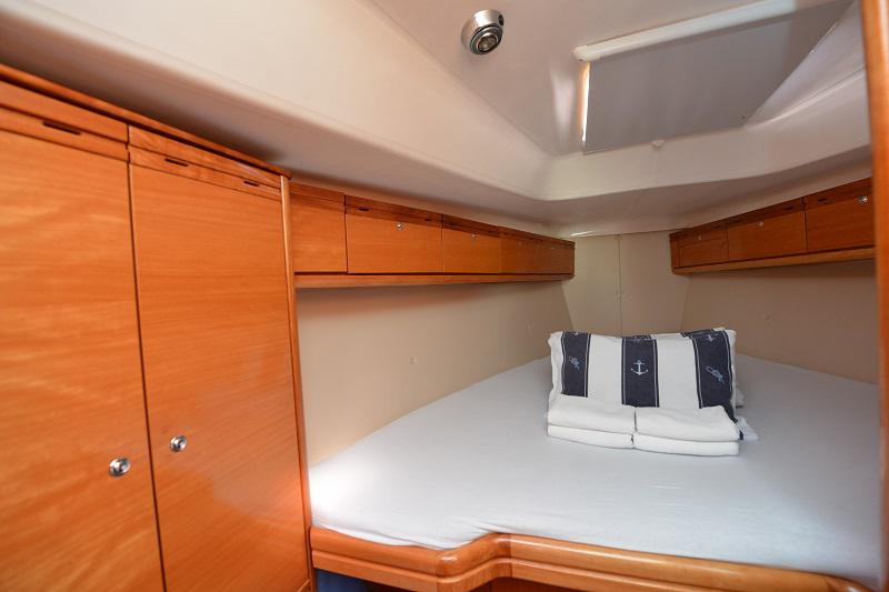 Book yachts online - sailboat - Bavaria 38 cruiser - Enigma - rent
