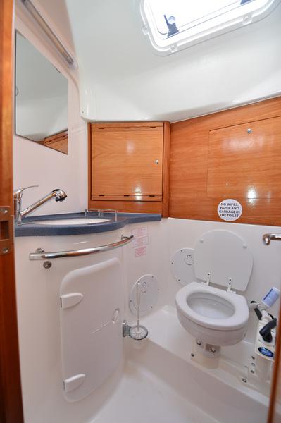 Book yachts online - sailboat - Bavaria 38 cruiser - Enigma - rent
