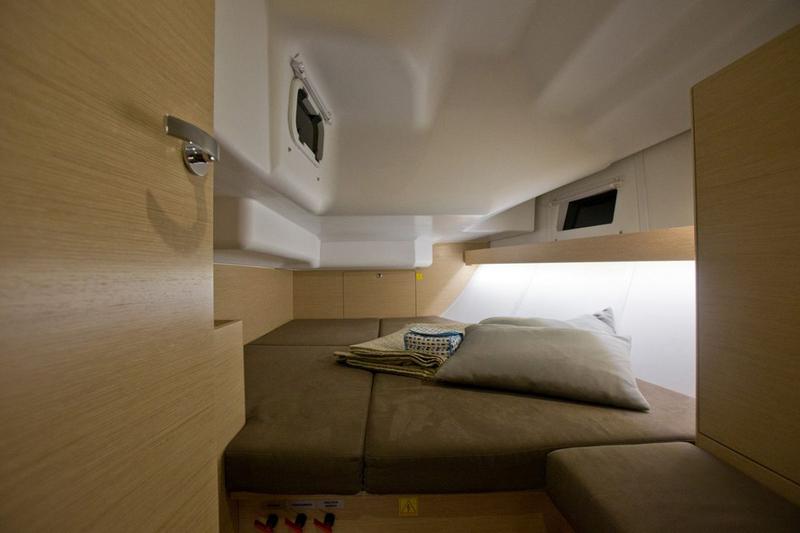 Book yachts online - sailboat - Elan 40 Impression - Black Jack - rent