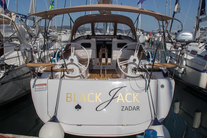Book yachts online - sailboat - Elan 40 Impression - Black Jack - rent