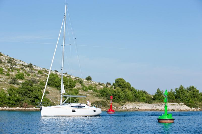 Book yachts online - sailboat - Elan 40 Impression - Black Jack - rent