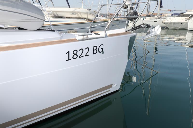 Book yachts online - sailboat - Elan 40 Impression - Black Jack - rent