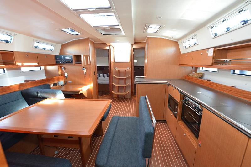 Book yachts online - sailboat - Bavaria 45 Cruiser - Enya - rent