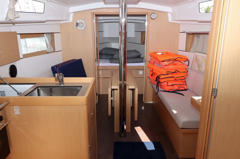 Book yachts online - sailboat - Oceanis 35.1 - Aquarius  - rent