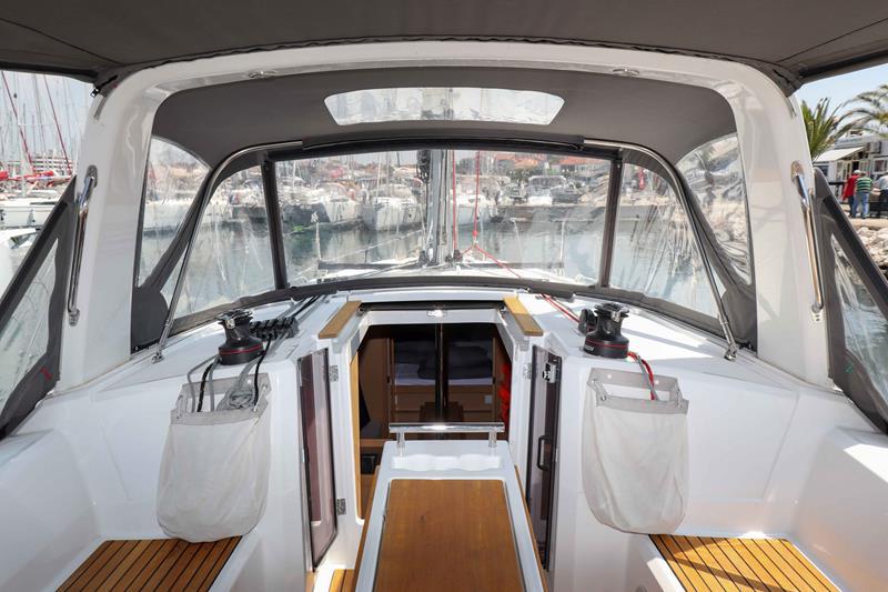 Book yachts online - sailboat - Oceanis 35.1 - Aquarius  - rent