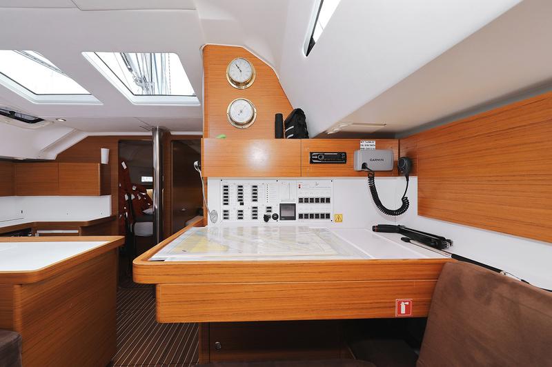 Book yachts online - sailboat - Elan 494 Impression - Luna VI  - rent