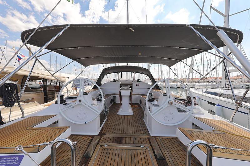 Book yachts online - sailboat - Elan 494 Impression - Luna VI  - rent