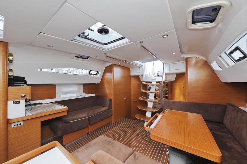 Book yachts online - sailboat - Elan 494 Impression - Luna VI  - rent