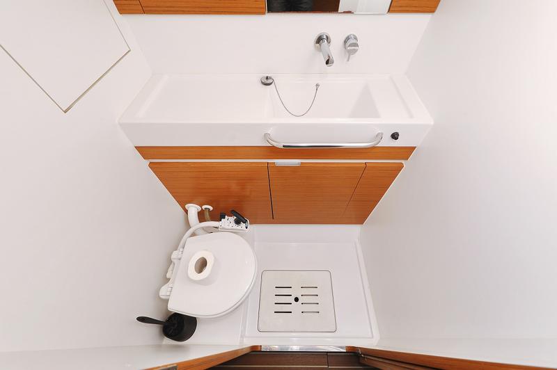 Book yachts online - sailboat - Elan 494 Impression - Luna VI  - rent