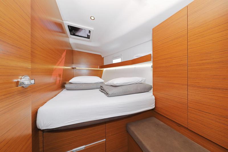 Book yachts online - sailboat - Elan 494 Impression - Luna VI  - rent