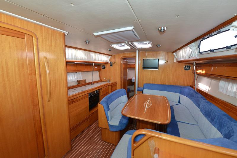 Book yachts online - sailboat - Bavaria 40 Cruiser - Fenix   - rent