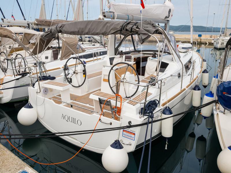 Book yachts online - sailboat - Oceanis 35.1 - Aquilo - rent