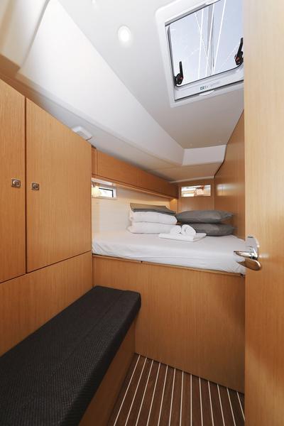 Book yachts online - sailboat - Bavaria Cruiser 46 - Andrea - rent