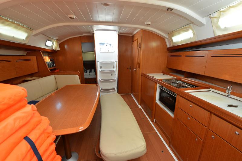 Book yachts online - sailboat - Cyclades 43.4 - Zdenka   - rent