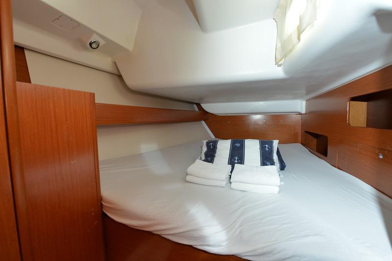 Book yachts online - sailboat - Cyclades 43.4 - Zdenka   - rent