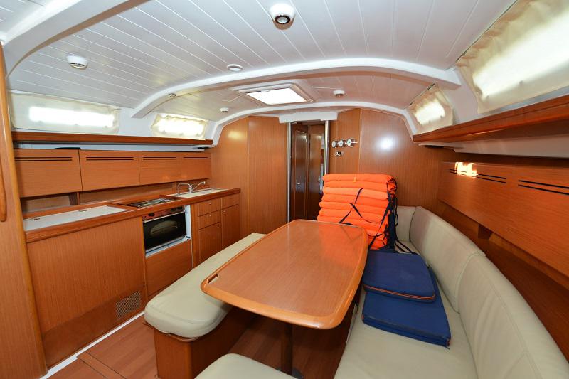 Book yachts online - sailboat - Cyclades 43.4 - Zdenka   - rent
