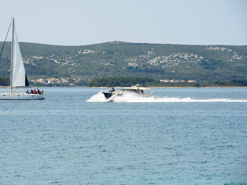 Book yachts online - motorboat - Adriana 44 - Stone Haven - rent