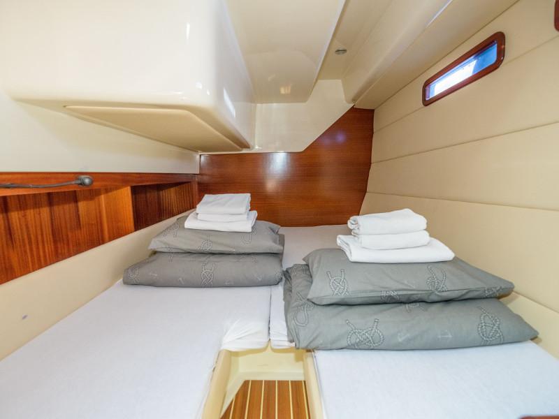 Book yachts online - motorboat - Adriana 44 - Stone Haven - rent