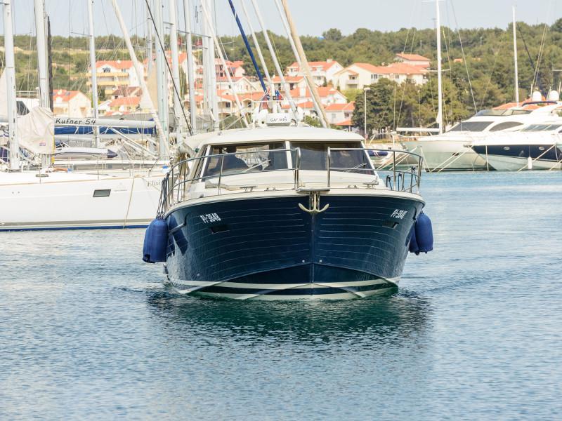 Book yachts online - motorboat - Adriana 44 - Stone Haven - rent