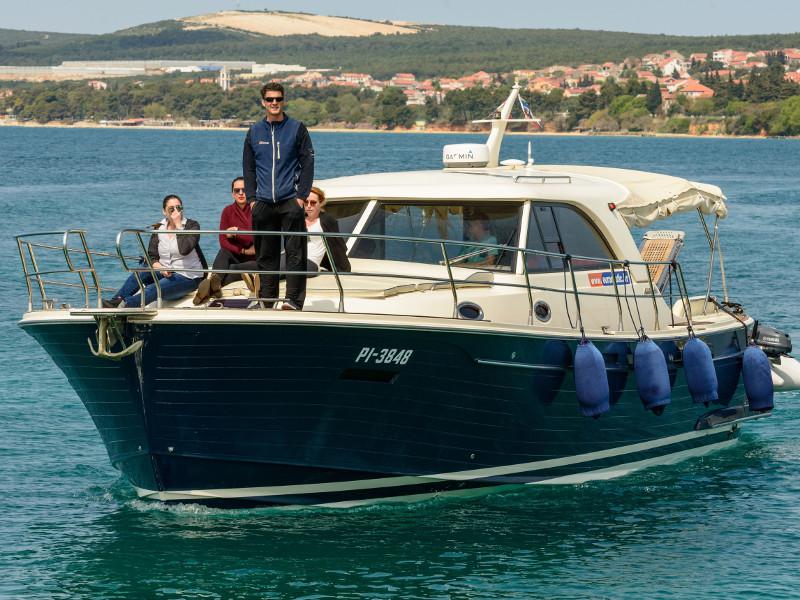 Book yachts online - motorboat - Adriana 44 - Stone Haven - rent