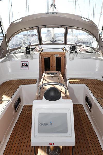 Book yachts online - sailboat - Bavaria Cruiser 46. - Avelina - rent
