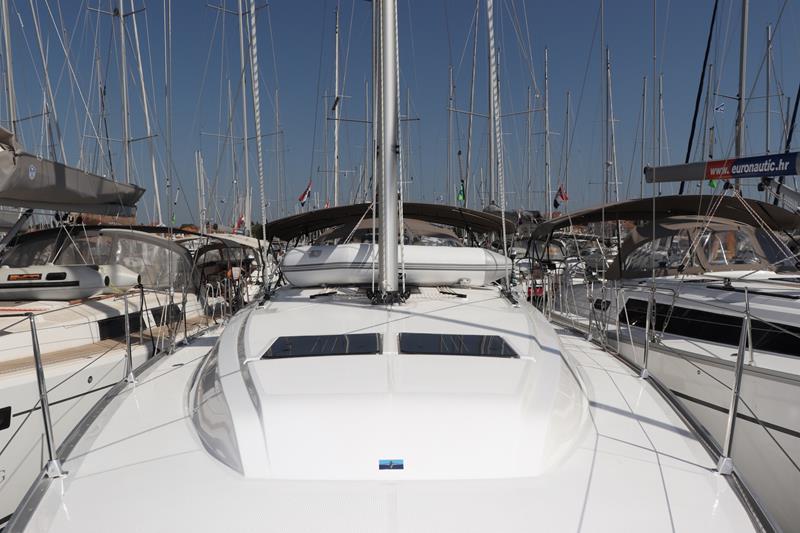 Book yachts online - sailboat - Bavaria Cruiser 46. - Avelina - rent