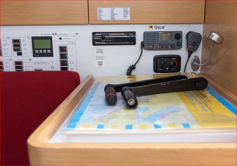 Book yachts online - sailboat - Elan 350 - Whiskey - rent