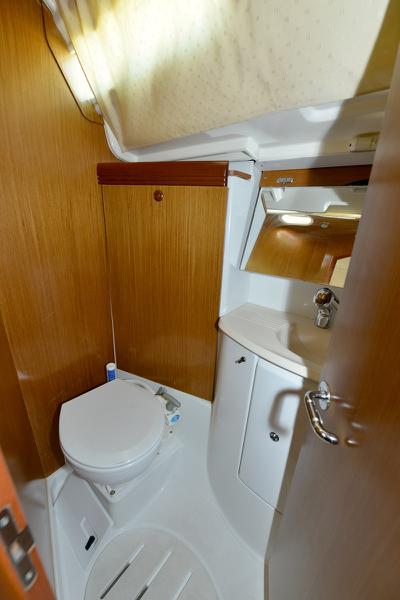 Book yachts online - sailboat - Sun Odyssey 42i - Vispera  - rent