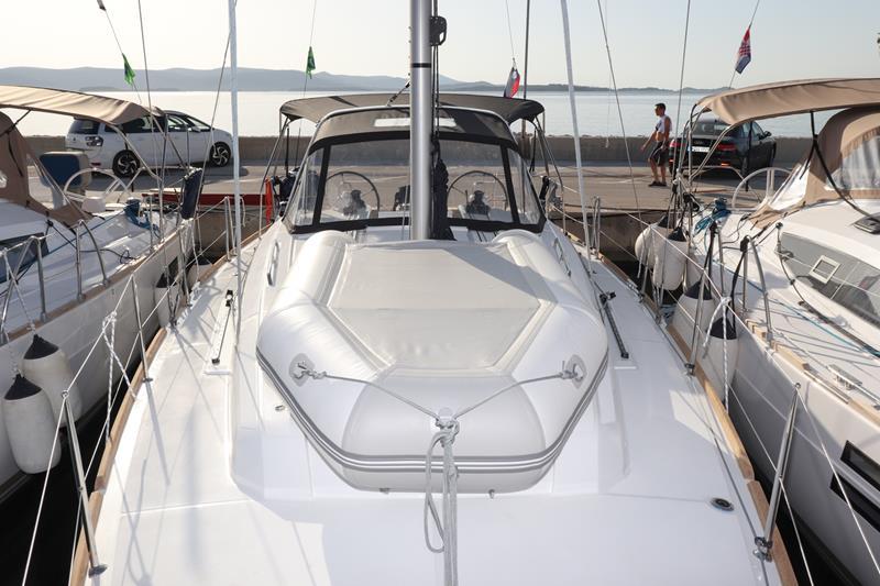 Book yachts online - sailboat - Oceanis 38.1 - Dama - rent