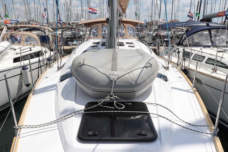 Book yachts online - sailboat - Elan 45 Impression - Goldfinger  - rent
