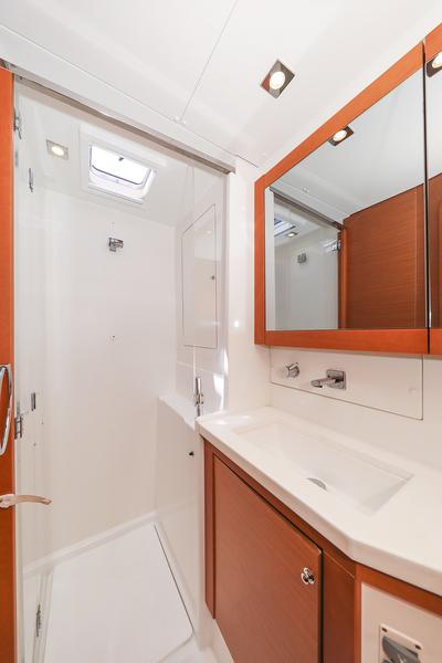Book yachts online - catamaran - Lagoon 450 - Paula &amp; Hana - rent