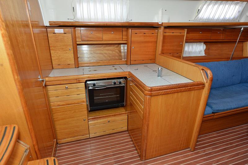 Book yachts online - sailboat - Bavaria 37 Cruiser - Ragazza - rent