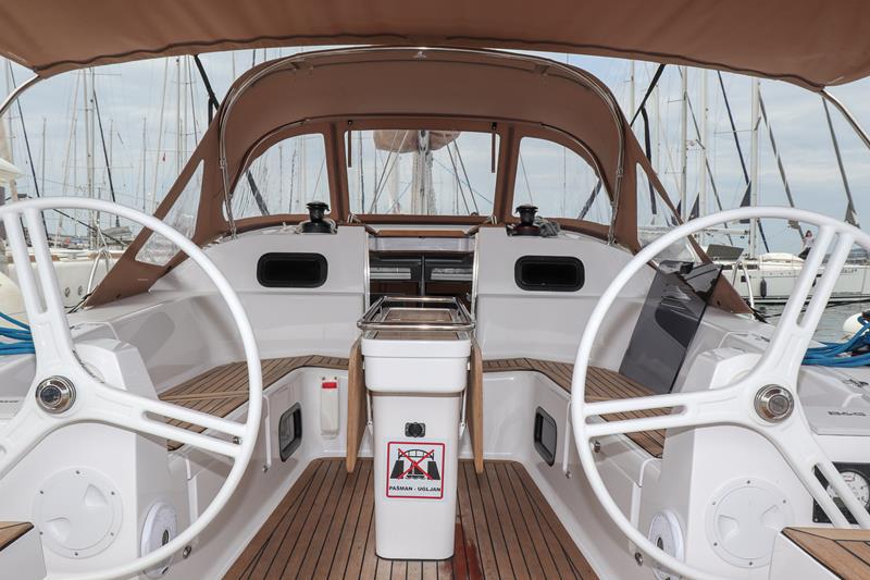 Book yachts online - sailboat - Elan 45 Impression - Her Majesty  - rent