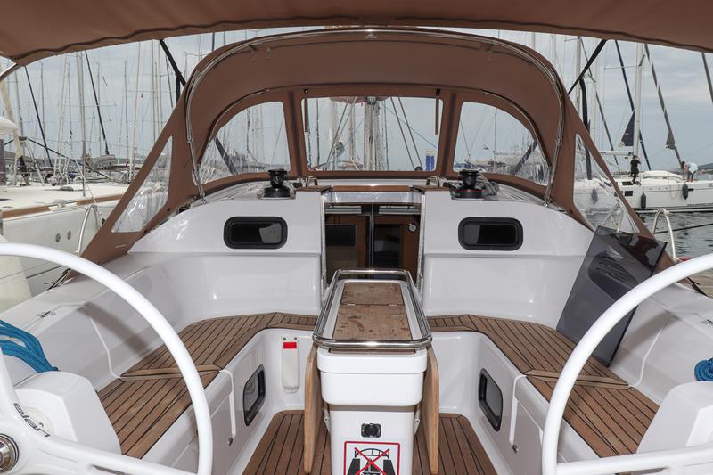 Book yachts online - sailboat - Elan 45 Impression - Her Majesty  - rent