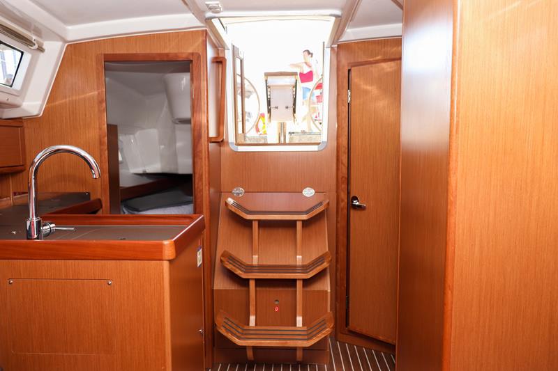 Book yachts online - sailboat - Bavaria Cruiser 34 - 3 cab - Aria  - rent
