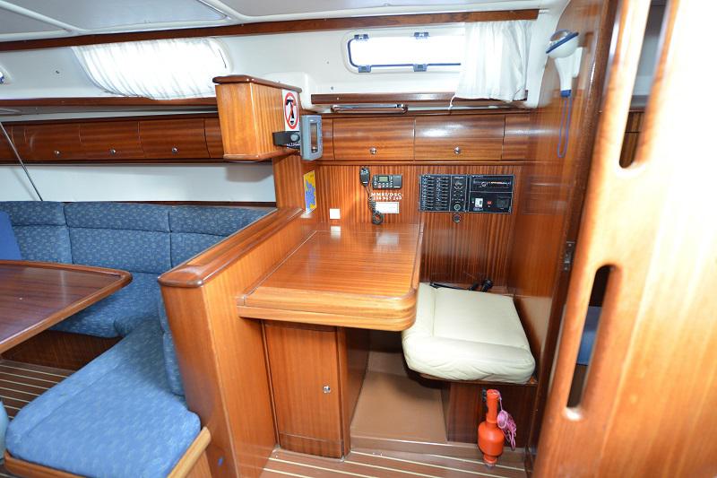 Book yachts online - sailboat - Bavaria 44 Cruiser - Moneta  - rent