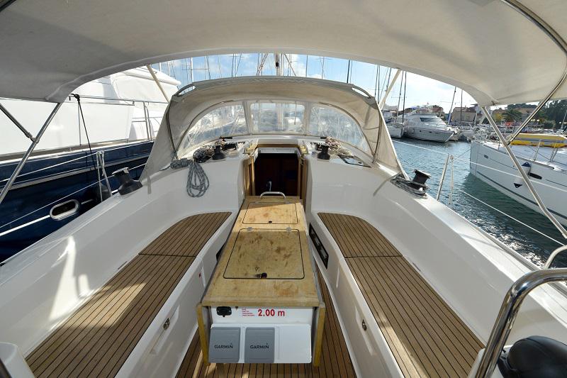 Book yachts online - sailboat - Bavaria Cruiser 40 - Atos - rent