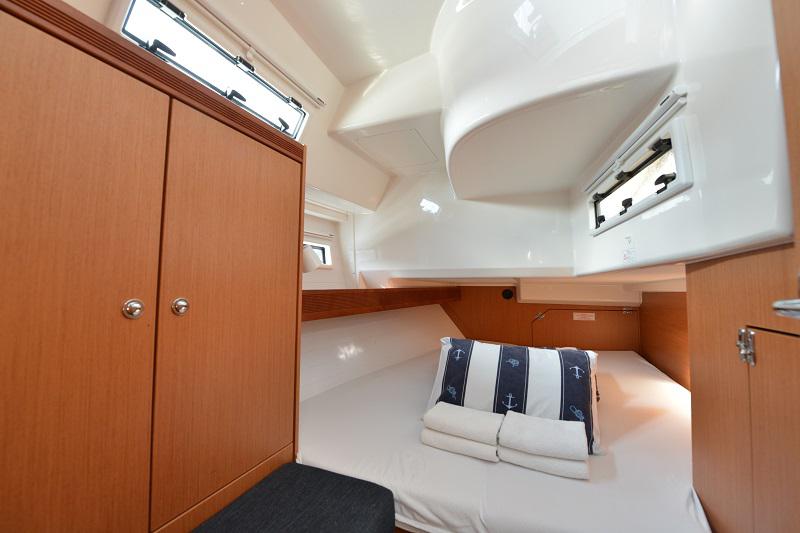Book yachts online - sailboat - Bavaria Cruiser 40 - Atos - rent