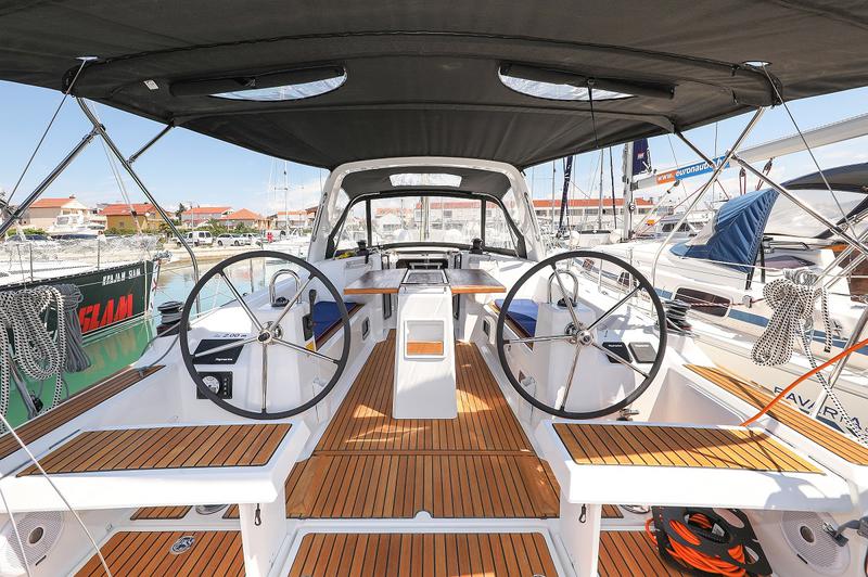 Book yachts online - sailboat - Oceanis 35.1 - Aris - rent